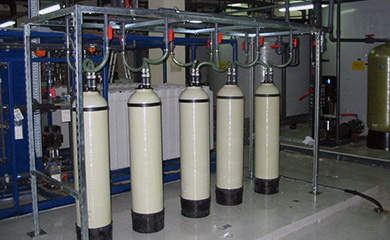 產(chǎn)水量：0.25噸/小時-0.5噸/小時-1噸/小時--到1000噸/小時不等<br />
水質(zhì)標(biāo)準(zhǔn)：一級純水，二級純水，三級純水，超純水<br />
電導(dǎo)率：最小0.056μS/cm<br />
電阻：最大18.25MΩ.cm