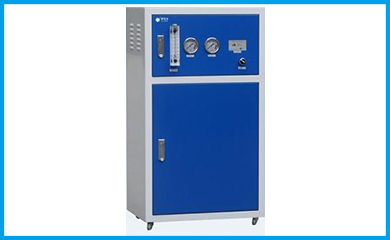 宏森始終提倡以使用者的需求為導(dǎo)向提供適用的超純水系統(tǒng)。較新推出的新一代生化儀用超純水機系統(tǒng)結(jié)構(gòu)緊湊，操作簡便，維護便利，能夠直接以自來水為進水同時生產(chǎn)分析級純水和較高標(biāo)準(zhǔn)的超純水，可滿足科學(xué)實驗室各種純水與超純水的需要。